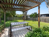 1 / 19 Eminence Lane, Bridgeman Downs