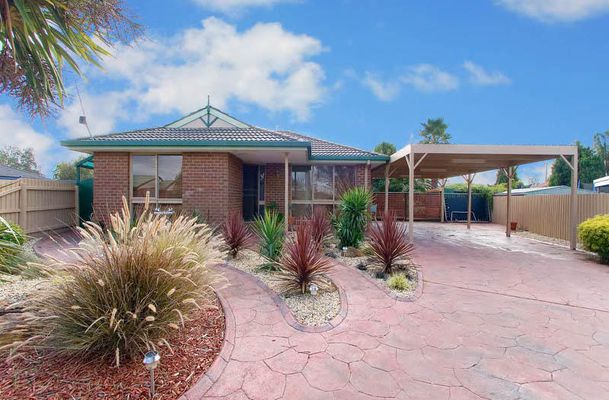 12 Yatton Place, Craigieburn