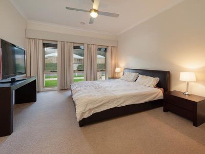 22 BREWER DRIVE, Wodonga