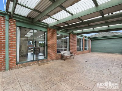 1 Charlotte Place, Cranbourne West