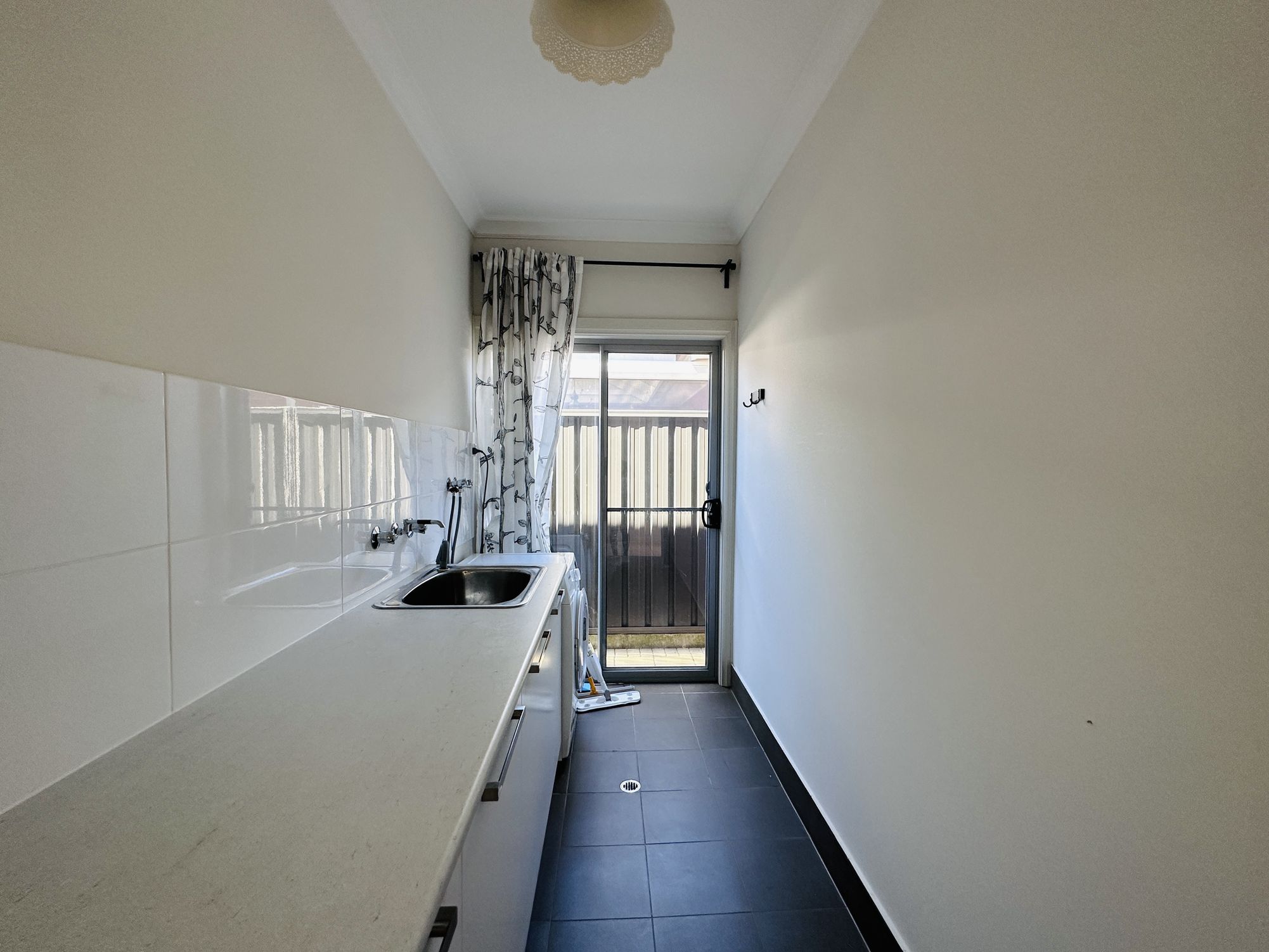 6 Davis Court, Glynde