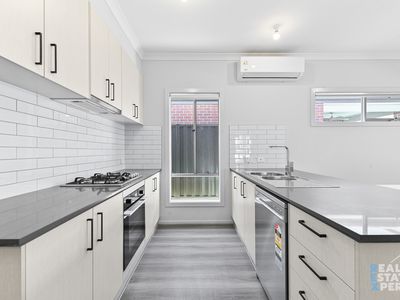 2 Salvia Way, Clyde North