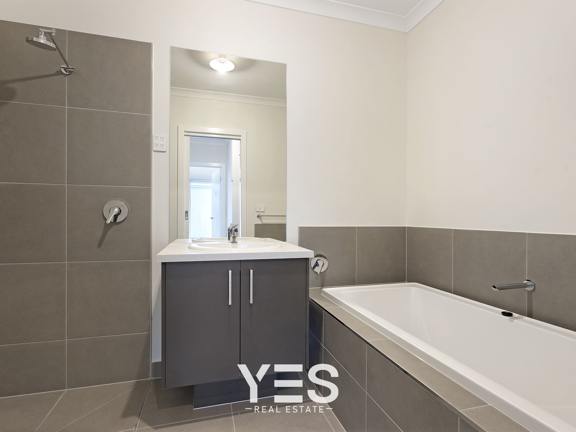 21 Whitestrand Road, Clyde North