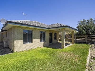 35 Roundhouse Parade, Jindalee