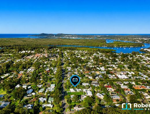 Spacious Family Living in the Heart of Old Tewantin image 25