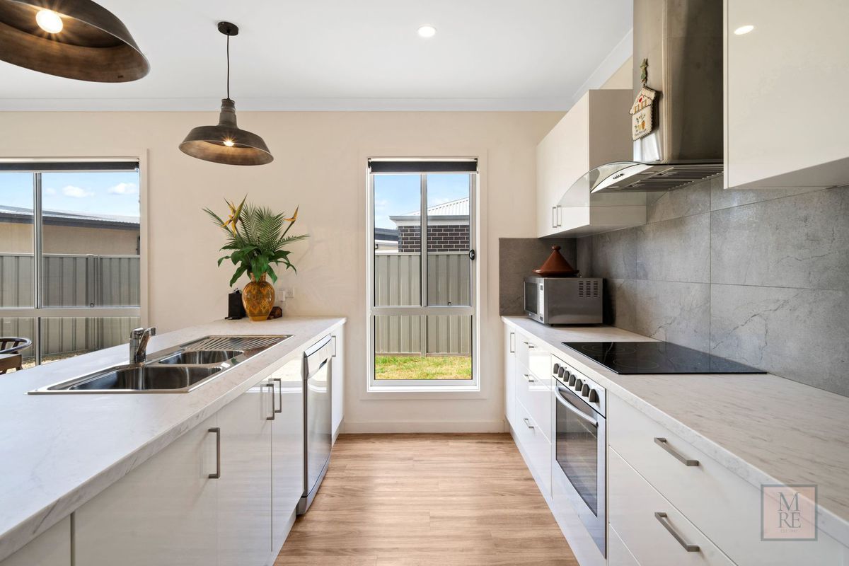 2 / 7 Avoca Court, Mansfield