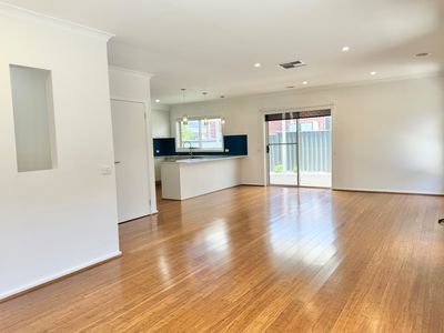 1167 Ison Road, Manor Lakes
