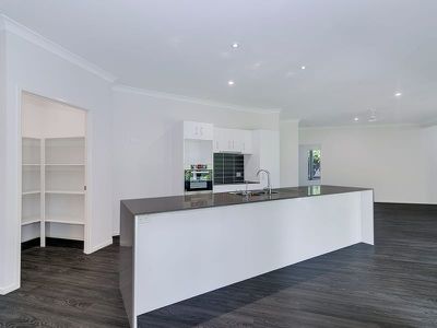 4 Wooraka Street, Rochedale South