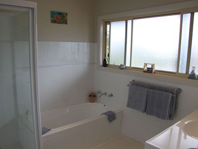 4 / 3 Coastal View Drive, Tallwoods Village