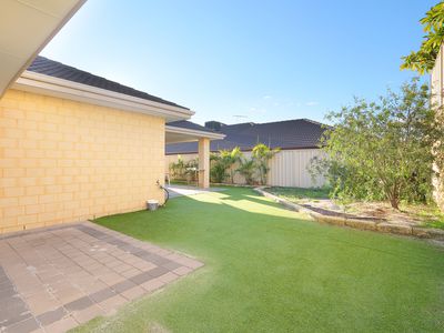 8 Blarney Place, Canning Vale