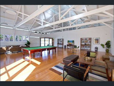 2205 / 10 Trinity Street, Fortitude Valley