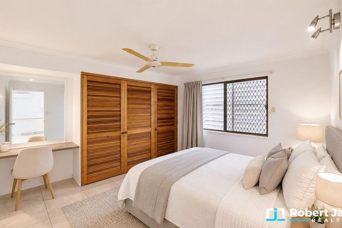 2 / 46 Poinciana Avenue, Tewantin