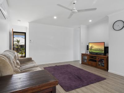 8 Pinnacles Drive, Glass House Mountains