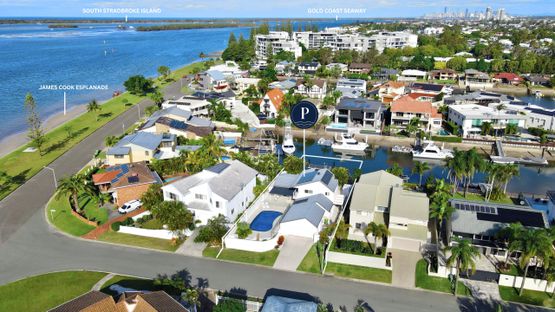 6 Van Diemen Place, Hollywell