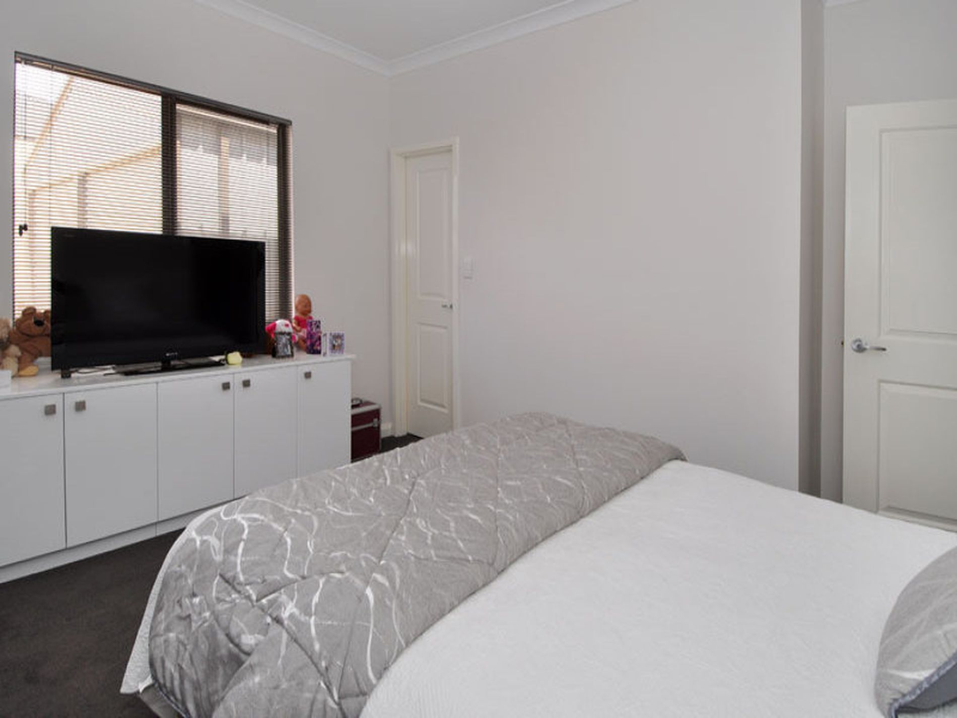 2 Pirring Way, Hannans