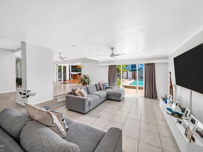 6 Peridot Street, Bayview Heights