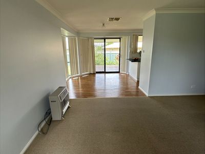 8 Bellbird Way, Dubbo