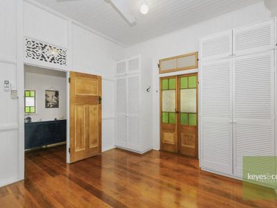 98 Stagpole Street, West End