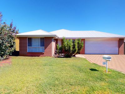 7 Thornett Place, Dubbo