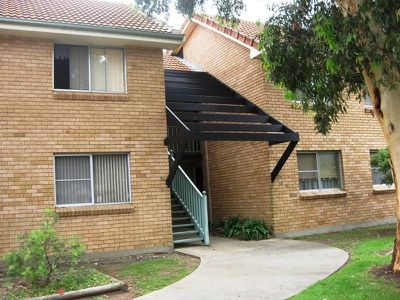 12 / 6 Blackbutt Way, Barrack Heights