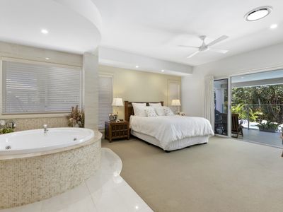 17 Greenside Court, Peregian Springs