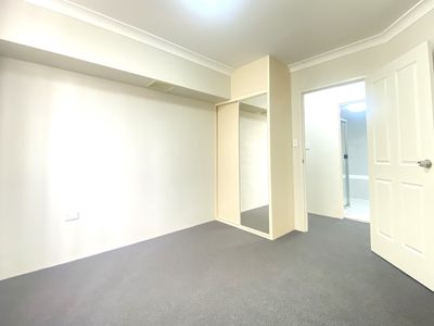 12/181 Hawkesbury Road, Westmead