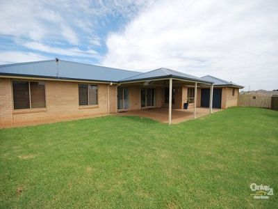 15 Cronin Place, Dubbo