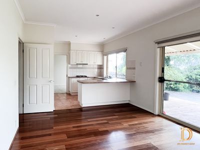 3 Saint Claire Walk, Doncaster East