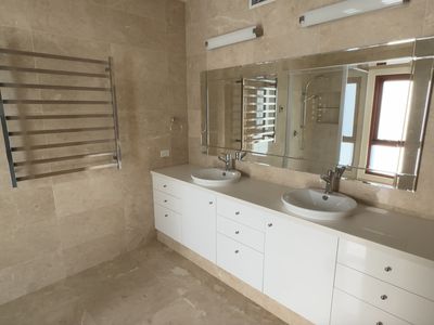 145 Barnes Boulevard, Horsham