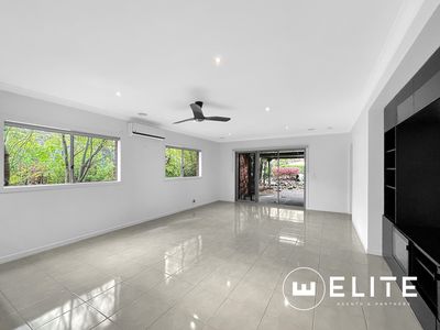 19 Kensington Square, Drouin