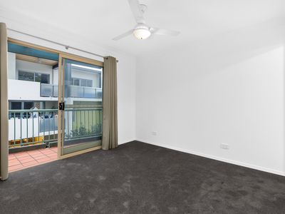 6 / 124 Carmody Road, St Lucia