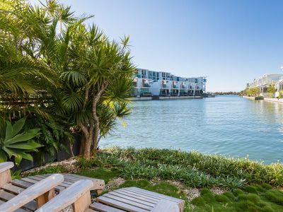 7104 / 2 Ephraim Island Parade, Paradise Point