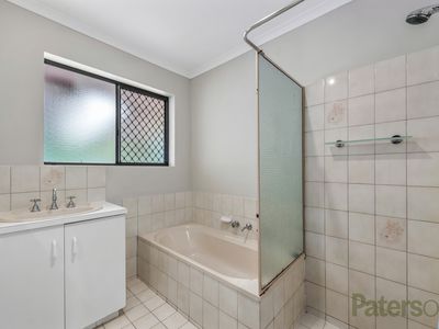 20 Warburton Drive, Woodcroft