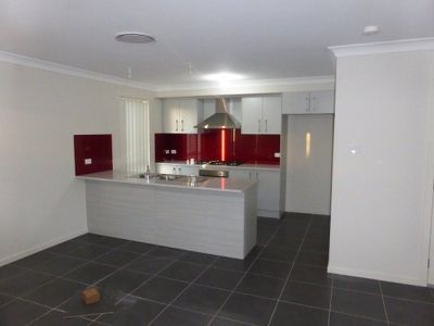 35 Bryant Avenue, Middleton Grange