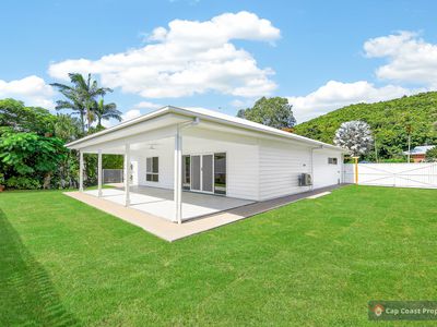 6 Palm Court, Meikleville Hill