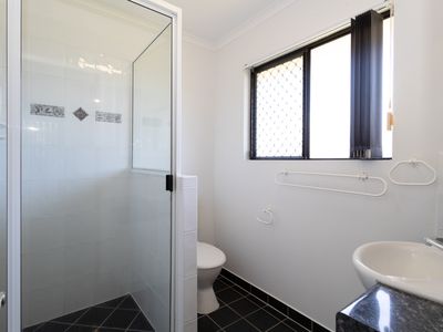 2 Mark Crescent, Glenella