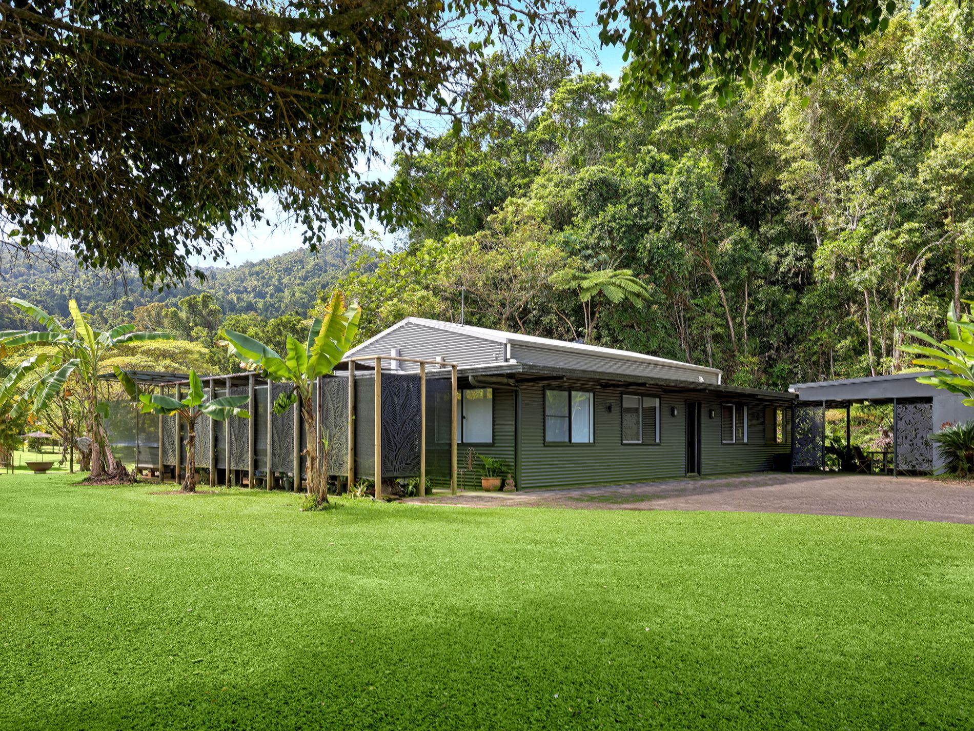 376 Kruckow Road, East Russell