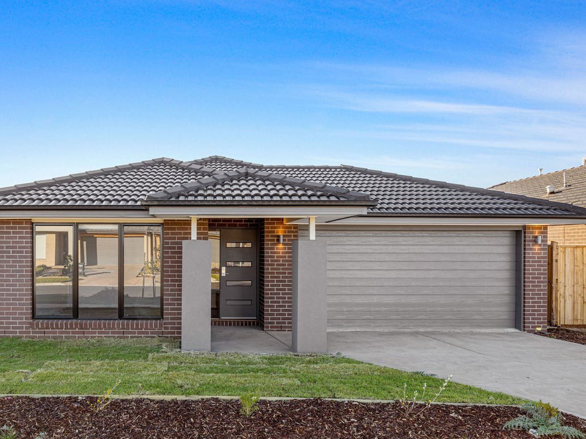 8 Library Road, Mambourin