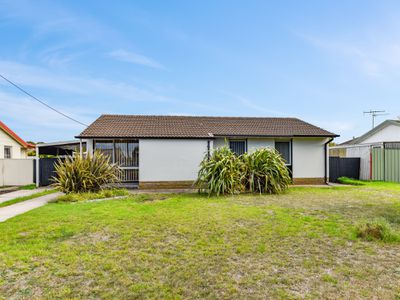 8 Mullins Street , Millicent