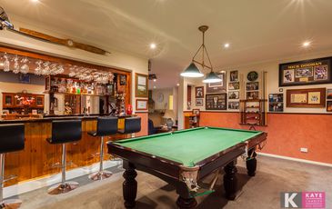 13 Castle Court, Beaconsfield