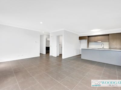 2 / 15 Oystercatcher St, Woodgate