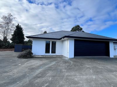 48 Constitution Avenue, Milton