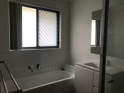 2 / 11 Berry Street, Caboolture South