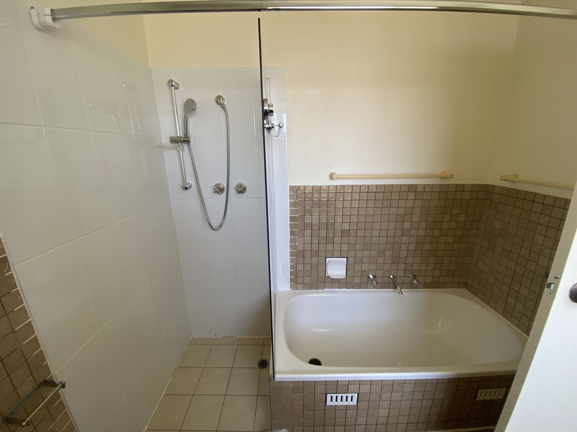 2 / 5 Ranford Crescent, Mitchell Park