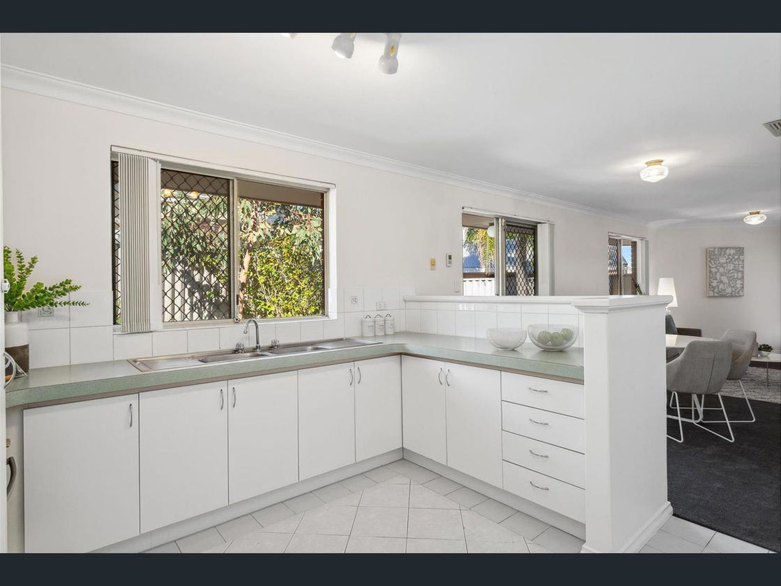 6/110 Woodrow Avenue, Dianella