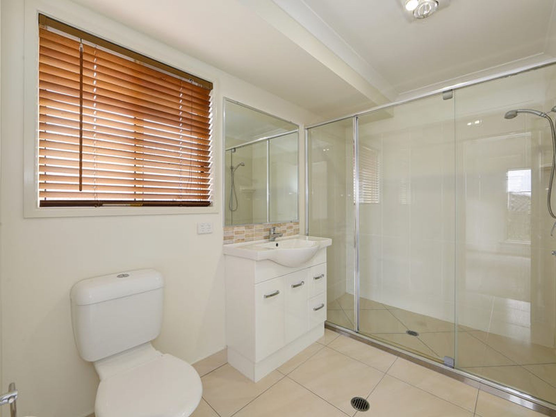 8 Oriole Ct, Woodgate