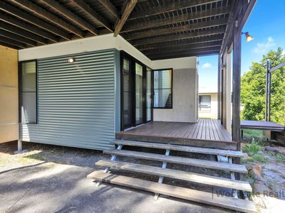 6 WHALE COURT, Woodgate