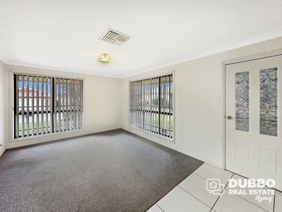 3 Carling Court, Dubbo
