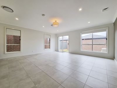 7 Ray Simpson Avenue, Bardia