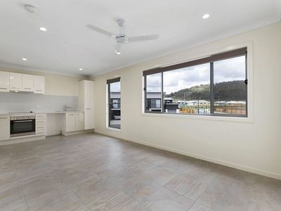 2 / 8 Greenhill Street, Redbank Plains